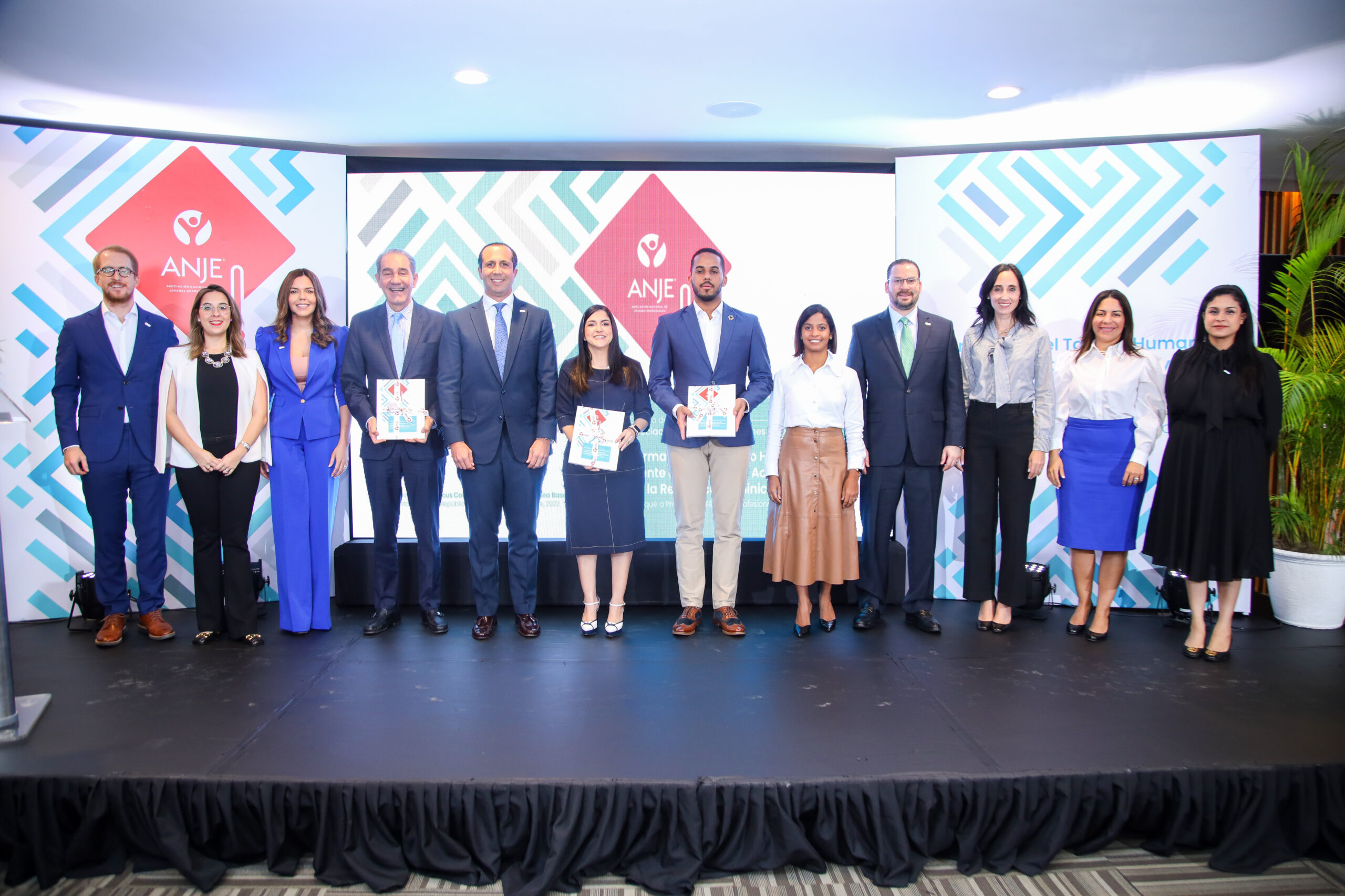 Asociación Nacional de Jóvenes Empresarios presentó estudio sobre talento humano en RD