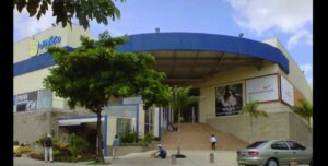 Delincuentes disfrazados asaltaron una entidad bancaria en Colombia