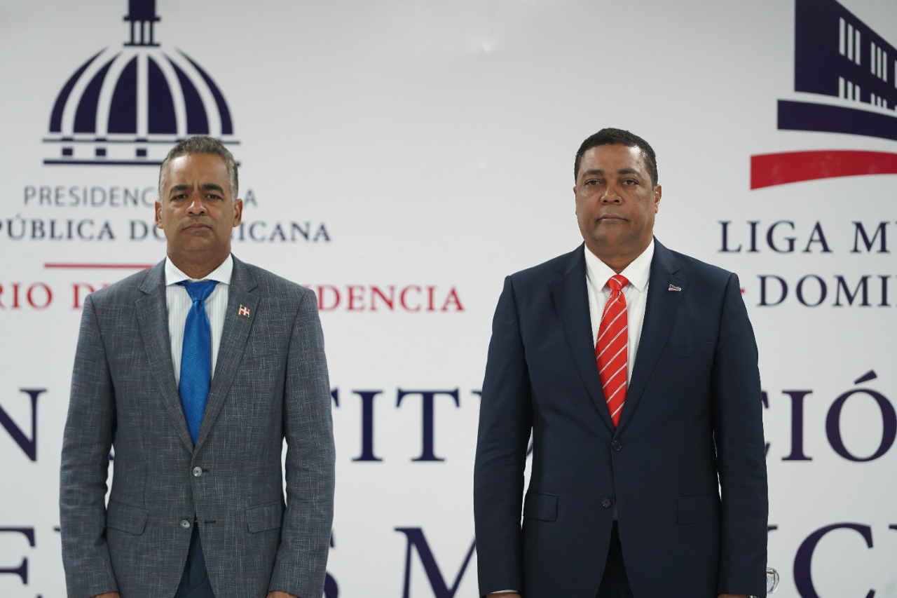 Ministerio Administrativo y Liga Municipal ejecutarán programa de titulación para beneficiar 20 mil familias