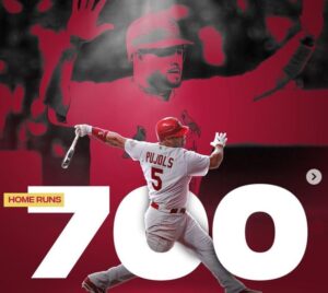 Albert Pujols con la marca histrorica de los 700 jonrones