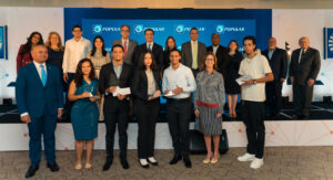 Banco Popular otorga becas de Excelencia Popular a jóvenes meritorios 