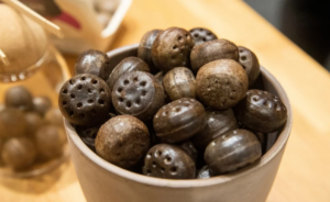 Presentaron un nuevo sistema para tomar café: usa bolas biodegradables en lugar de cápsulas

