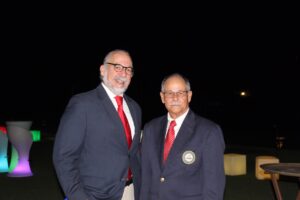 Carlos Elmúdesi, presidente de Fedogolf junto a Rafael Canario, director del evento