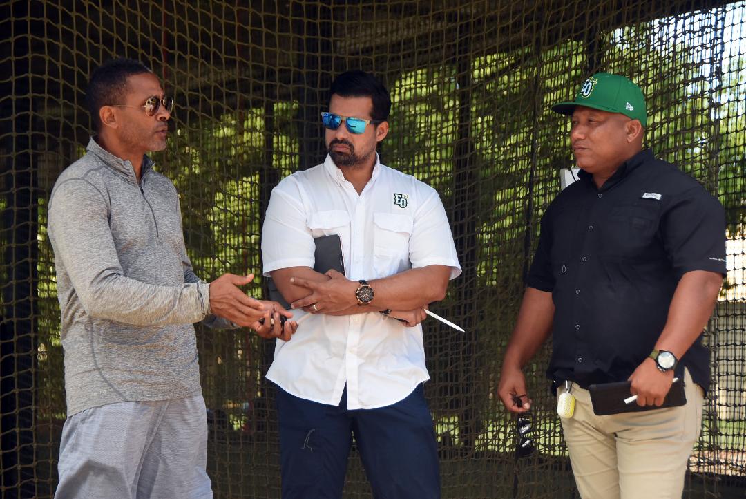 FERNANDO TATIS JUNTO A FÉLIX PEGUERO Y RAFAEL MATEO