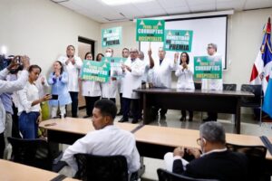 Acusan al administrador del Robert Reid Cabral de boicotear compra de insumos; CMD dice cuenta con apoyo político 