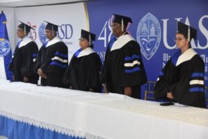 A 3 meses de Investidura UASD Junio 2022, graduandos aún esperan documentos para legalizar el título