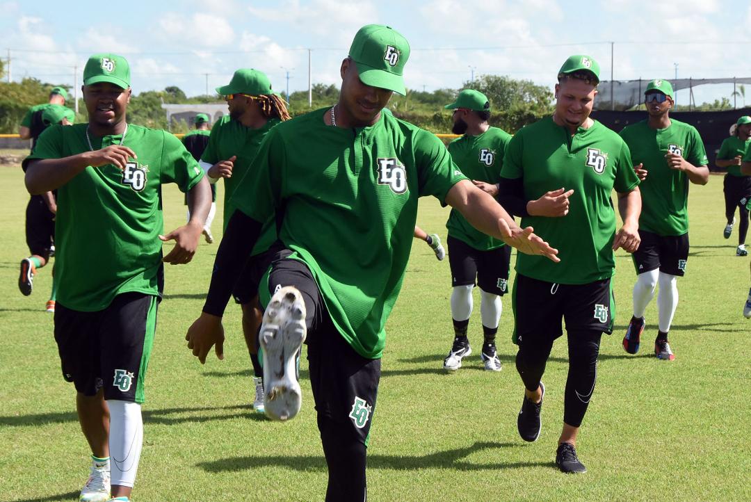 Estrellas inician prácticas con nutrida asistencia de jugadores