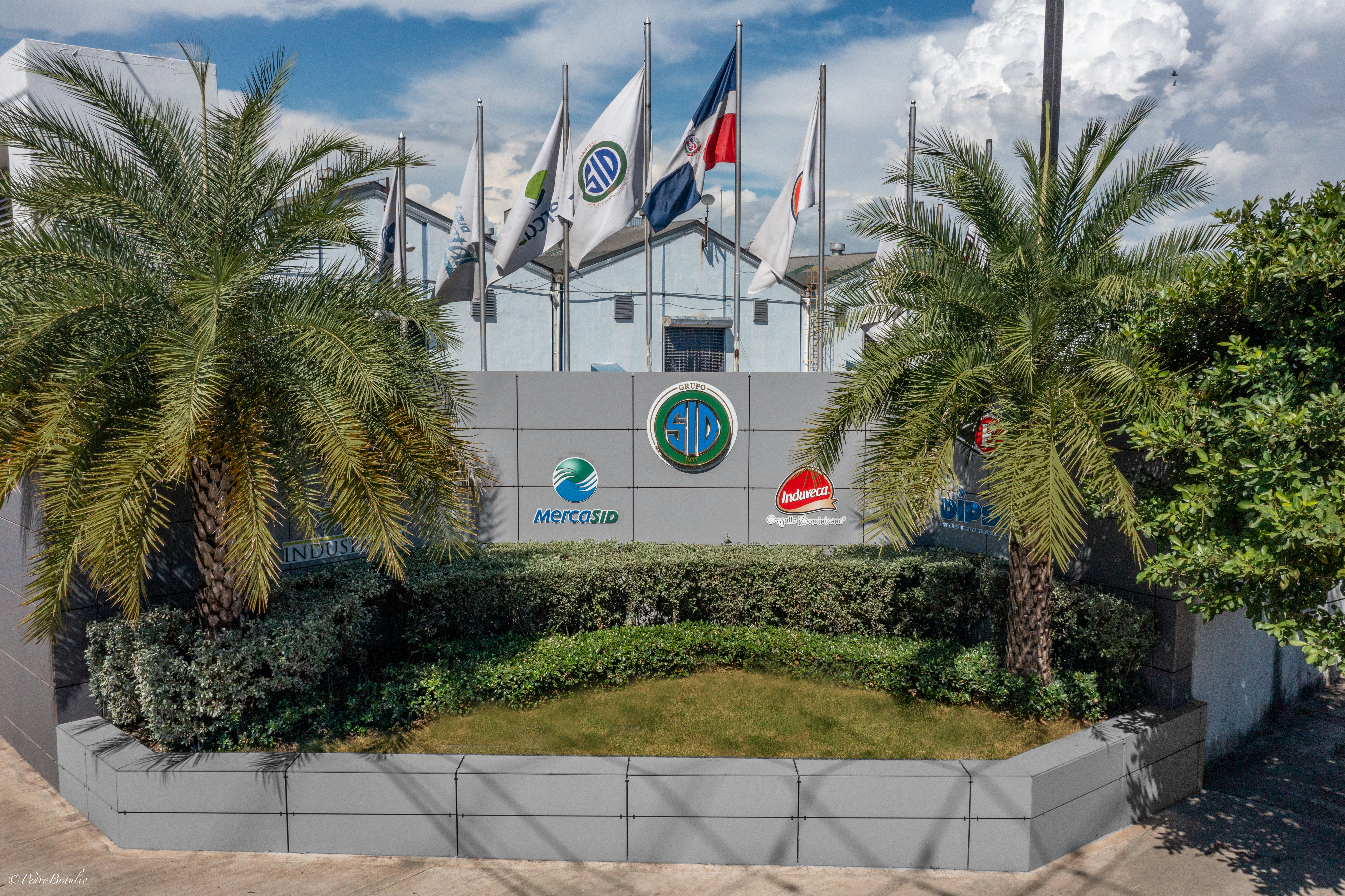 Grupo SID canaliza donativo de alimentos y materiales de construccion para afectados huracán Fiona