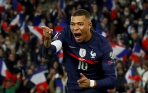 Kylian Mbappé se niega a participar en sesión de fotos de Francia 
