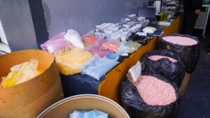 CECCOM decomisa un millón medicamentos falsificados y desmantela laboratorios clandestinos en SD y Santiago 
