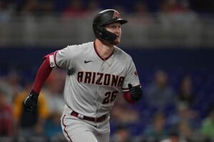 Licey contrata al jardinero y 1B Pavin Smith como refuerzo