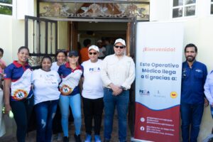 Samaná recibe solidaridad de la Peña por un Mejor País