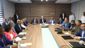 Presidente Abinader pasa revista al plan de reconstrucción que corresponde al Ministerio de Obras Públicas