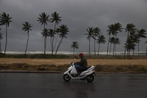 Se registran inundaciones repentinas en todo Puerto Rico por el huracán Fiona