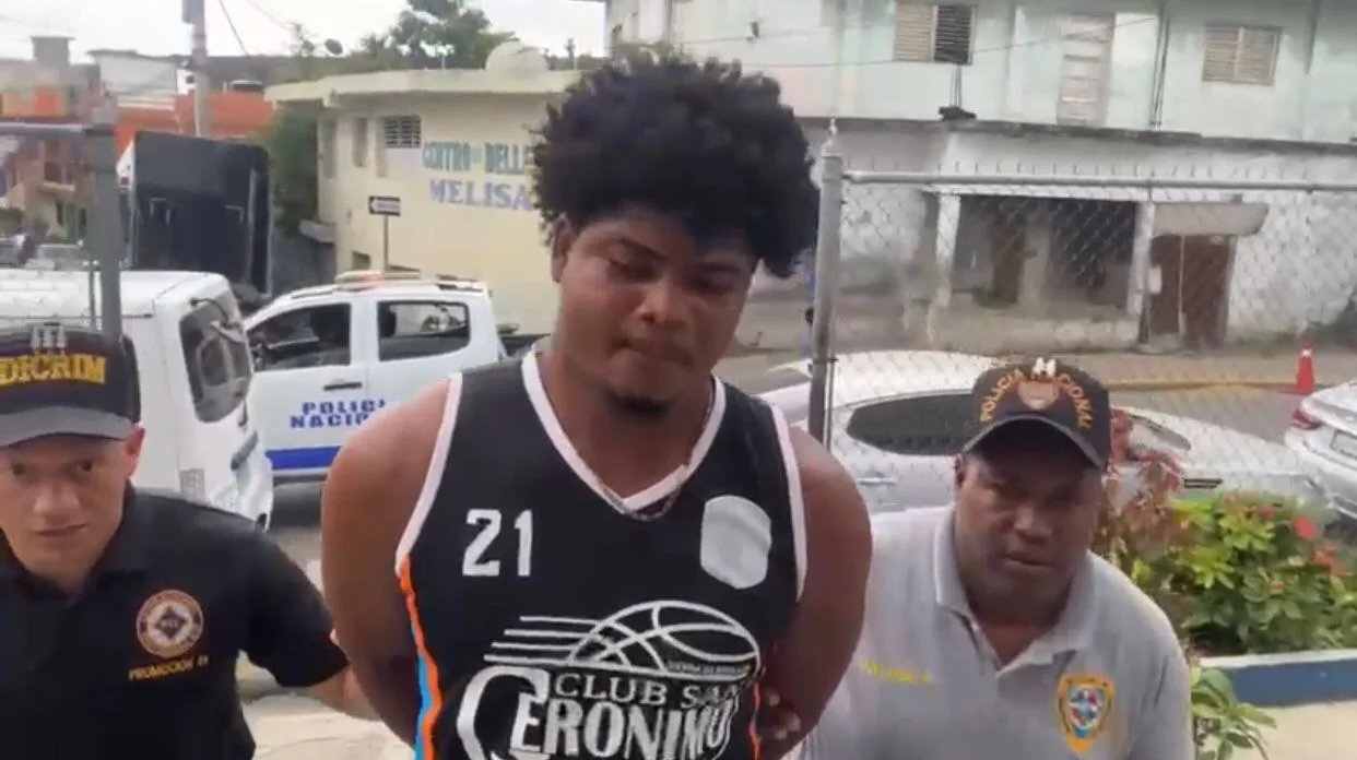 La policía apresa hombre acusado de violar a anciana de 98 años en Haina