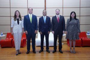 Jóvenes dialogan sobre institucionalidad y reformas 