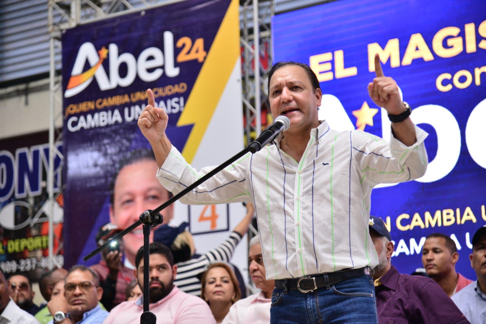 Abel Martínez designa talento político joven en su equipo de campaña