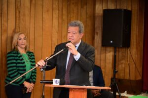 Leonel Fernández juramenta pastores cristianos en la denominada Fuerza Pastoral