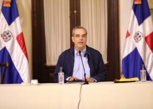 Presidente Abinader visitará varias provincias tras paso de huracán Fiona 
