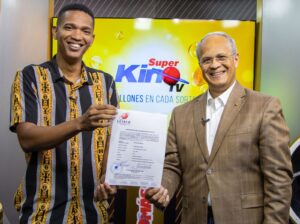 Leidsa entrega certificado de RD$25 MM a ganador de la Loto en San Pedro de Macorís