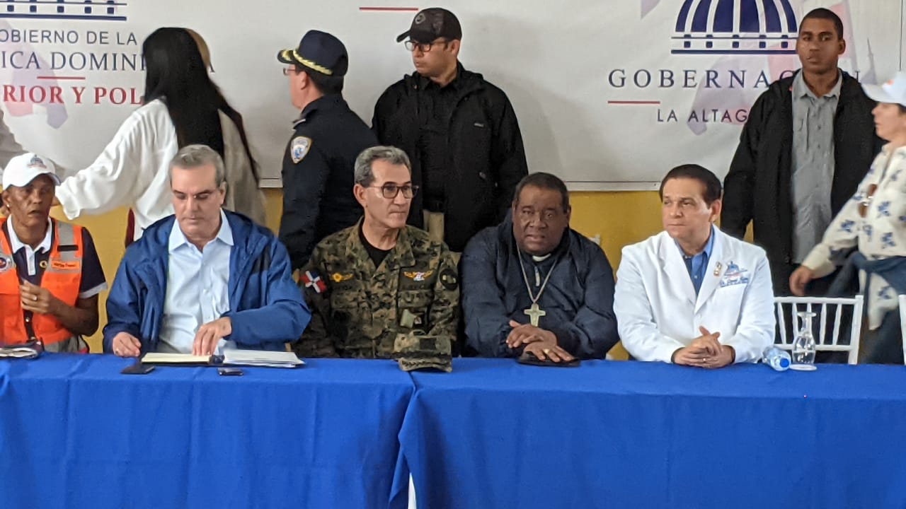 Ministerio de Salud Instala centros móviles en Basílica de Higüey para servicios de salud a personas afectadas por Fiona