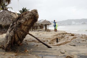 La tormenta Javier se forma cerca de las costas del Pacífico de México