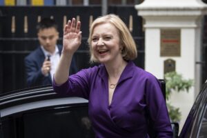 Liz Truss asume el cargo de primera ministra del Reino Unido