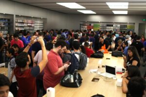 Brasil prohíbe a Apple seguir vendiendo el iPhone sin cargador

