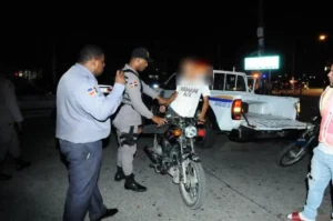 Residentes sector Barranca, La Vega denuncian abusos policiales