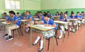 Asociación de padres considera pertinente bono económico para estudiantes sin cupo escolar 
