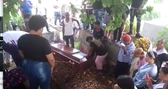 Sepultan restos de uno de los civiles muertos por Daniel el Ebanista