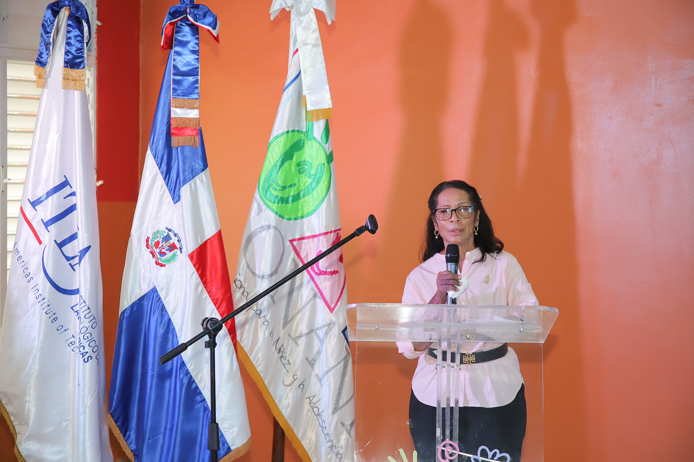 CONANI implementa alfabetización digital para los niños y adolescentes en el Centro Padre Luis Rosario