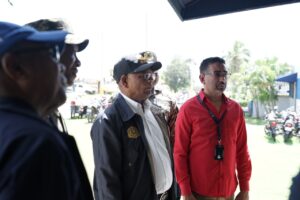 Migración supervisa condiciones de extranjeros ilegales en Centro de Interdicción de Haina