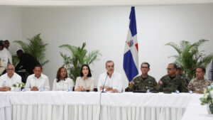 Abinader ordena aporte de más de 2 MM para comprar camioneta de Defensa Civil