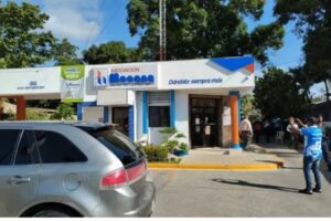 Policía detiene a tres personas por robo en asociación mocana de ahorros y préstamos 