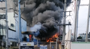 Se registra incendio en subestación electricidad en Gascue 
