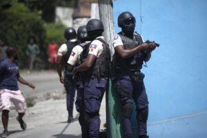 Sectores económicos ven inminente auxilio de comunidad internacional en crisis haitiana 