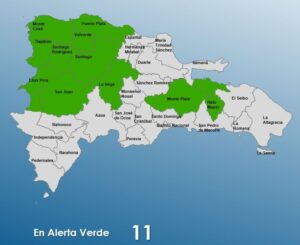 COE emite alerta verde para 11 provincias por aproximación de onda tropical