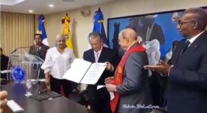 Otorgan título de Doctor Honoris Causa al profesor Rafael Santos Badía