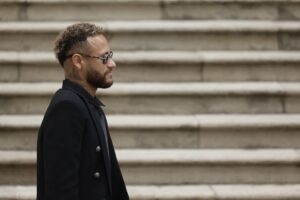 La Audiencia dispensa a Neymar de estar presente en el primer día de juicio 