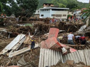 Más de 700 viviendas destruidas por inundaciones en zona central de Venezuela