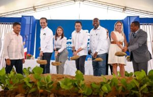 Turismo deja iniciados trabajos de mejoramiento malecón de la Caleta, La Romana.