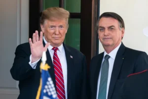 Donald Trump declaró su apoyo a Jair Bolsonaro y tildó de “lunático de izquierda radical” a Lula da Silva 