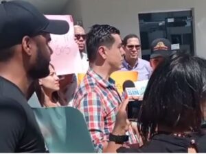 Protestan contra empresa CBS Developments, propiedad del ministro de Vivienda  