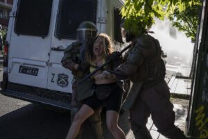 Protestas en Chile dejan 195 detenidos y 150 eventos de desorden público 