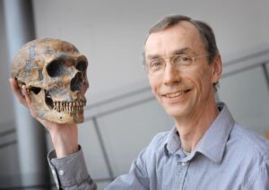 Reconocen a Svante Pääbo con Nobel de Medicina por hallazgos sobre el genoma