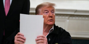 Trump tenía documentos secretos sobre Irán y China en su mansión de Florida