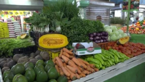 Comerciantes y consumidores aseguran precios productos se mantienen estables 