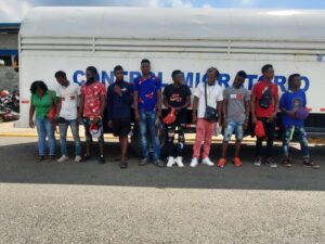 Migración deporta unos 700 nacionales haitianos ilegales diarios 