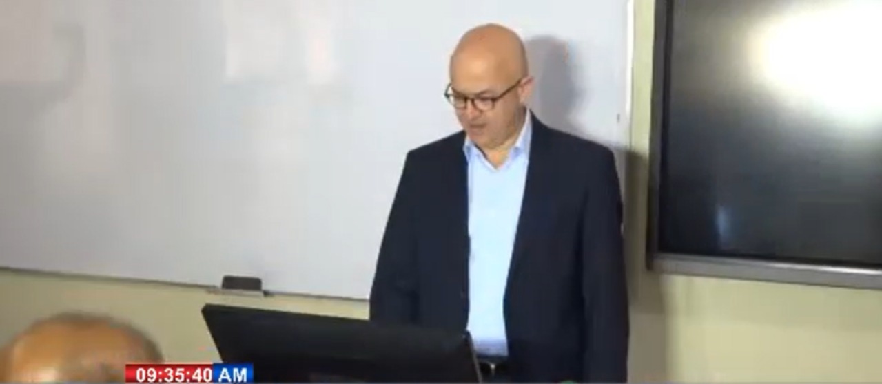 Francisco Domínguez Brito, ejerce su derecho al voto